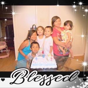 Meet your Posher, Ella